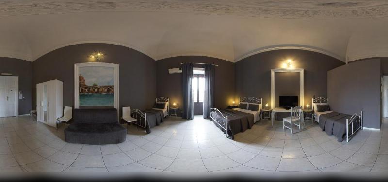 Quintuple Room with Balcony  image 2