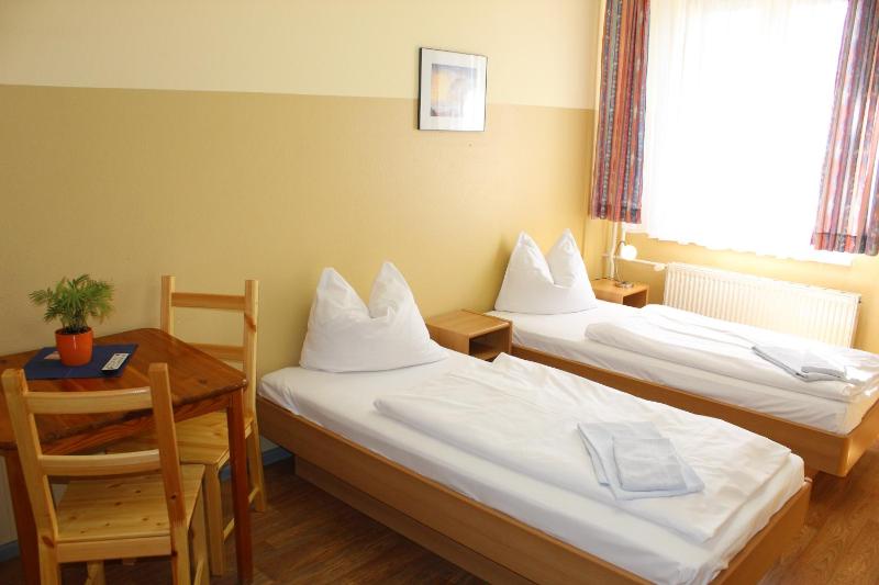 Double Room with Shared Bathroom image 4