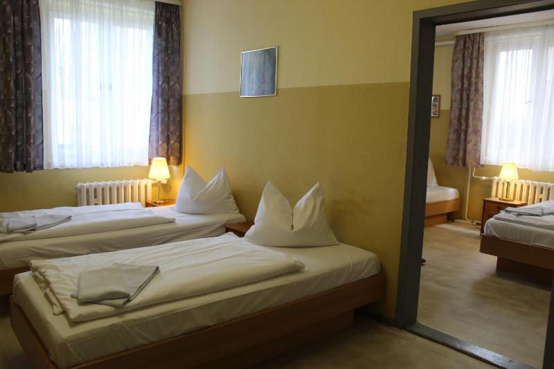 Quadruple Room with Shared Bathroom image 1