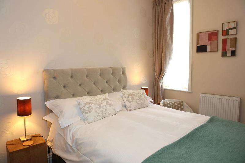 Double Room with Private Bathroom image 3