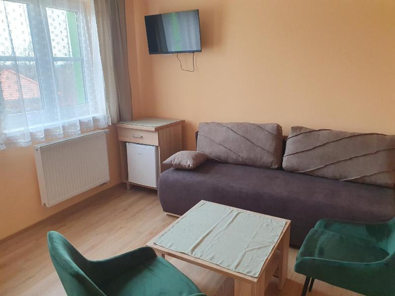 Family Room image 2