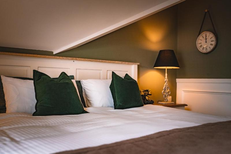 Deluxe Double Room image 4