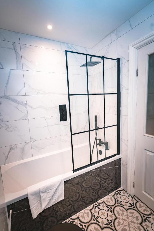 Deluxe Double Room image 2