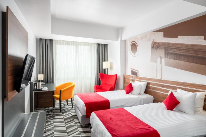 Superior Twin Room image 1