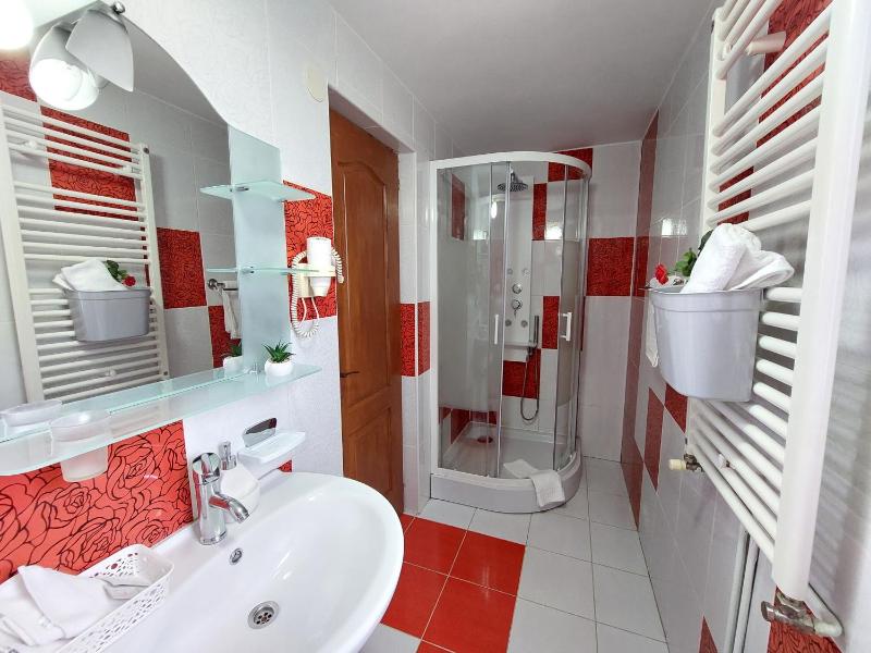 Double Room with Garden View image 4
