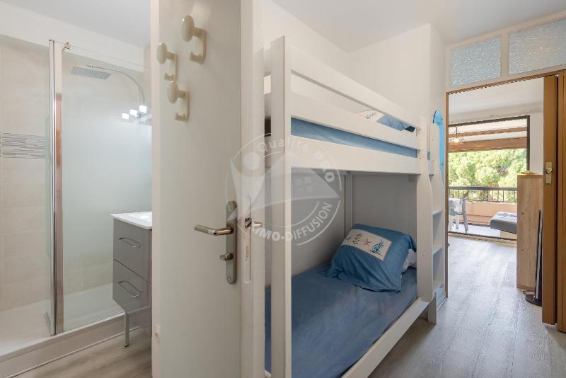 AS23038 - Studio cabine climatisation vue sur Parc - image 8