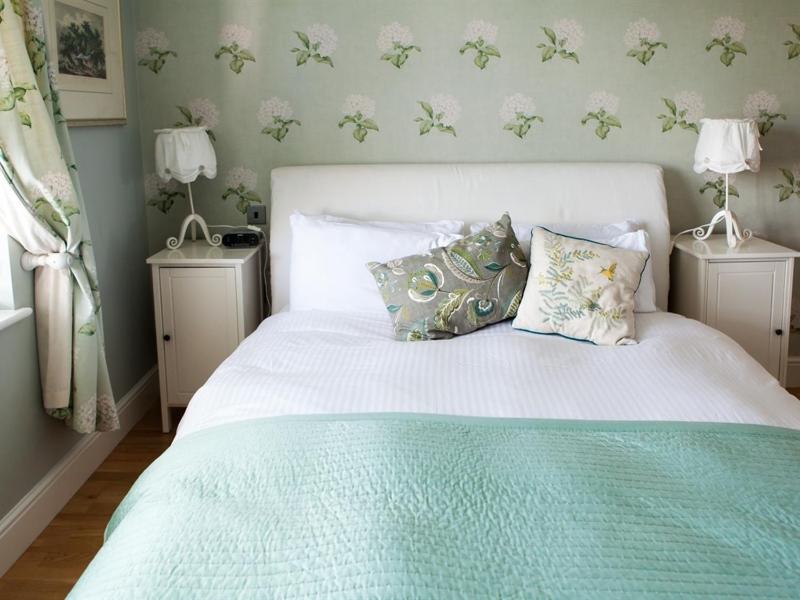 Double Room with Private Bathroom image 1