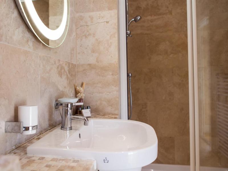 Triple Room image 3