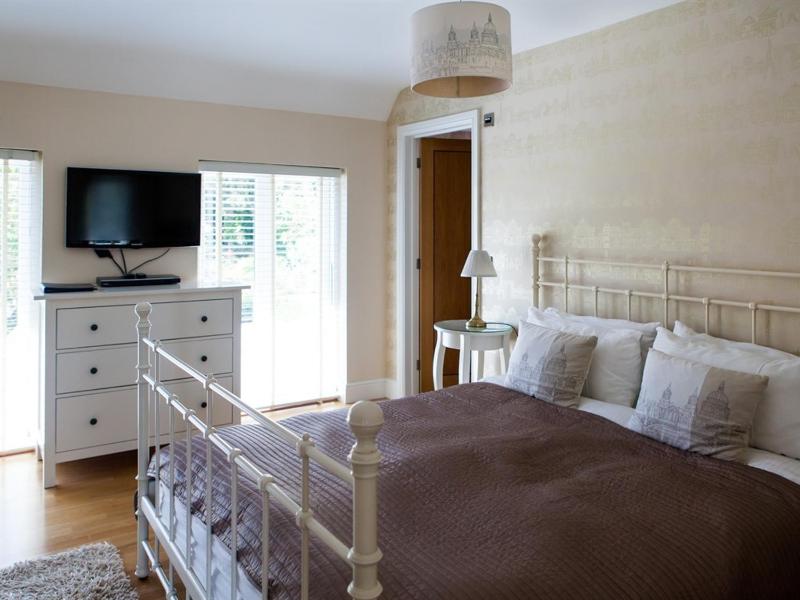 Triple Room image 2