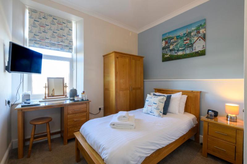 Single Room with Beach View image 1
