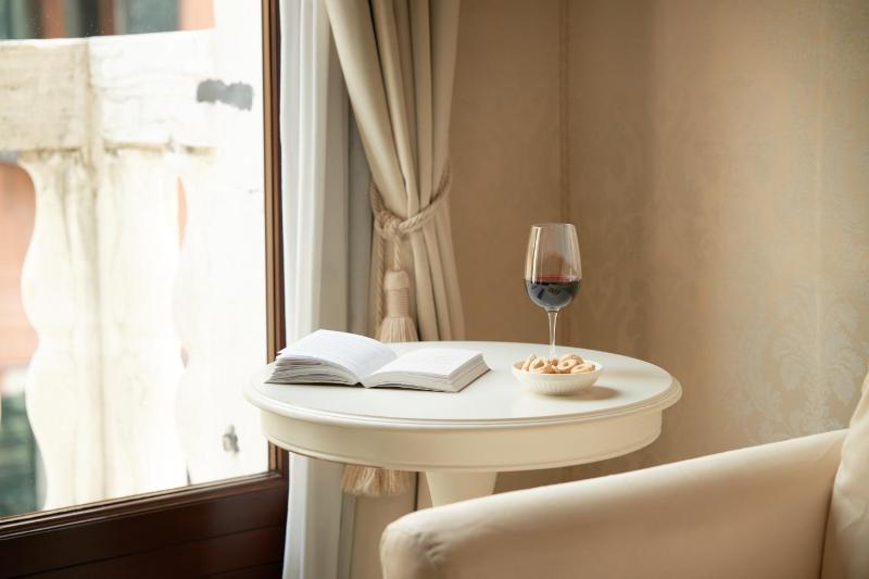 Duplex Suite with Mezzanine and Sofa Bed image 2