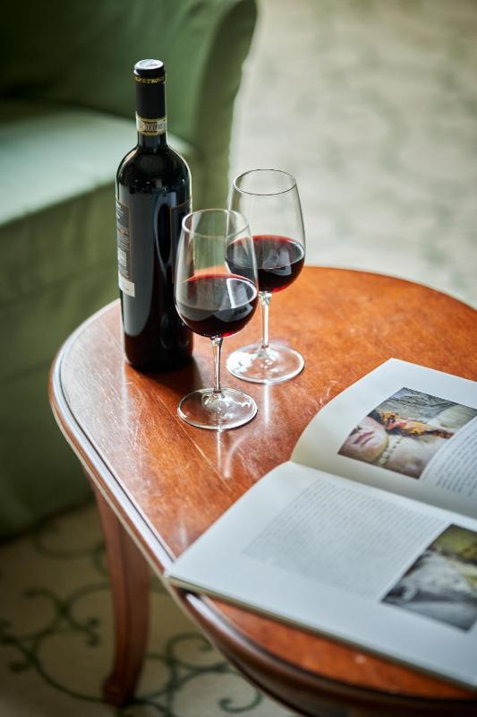 Suite with Sofa Bed and View image 2