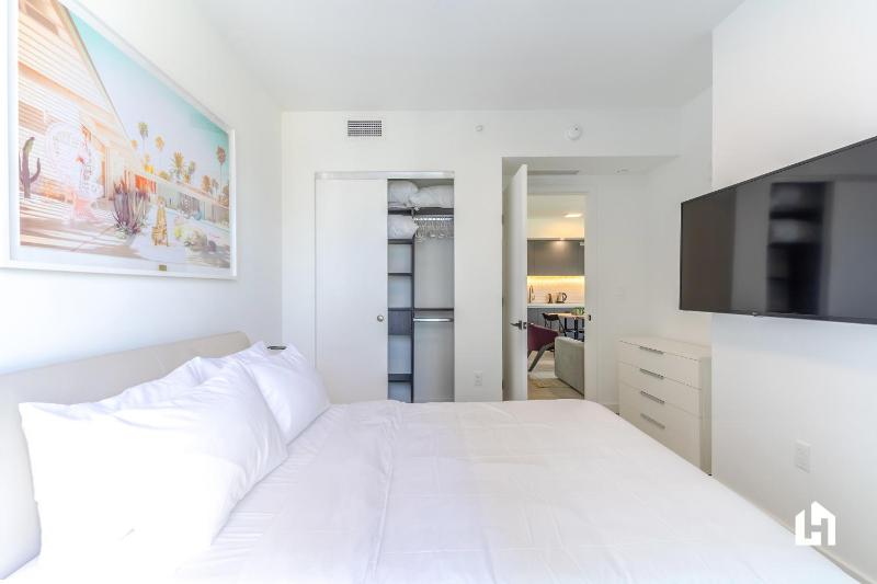 Downtown Miami Condos by Lua Host - image 12