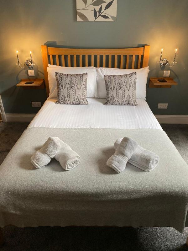 Standard Double Room image 4