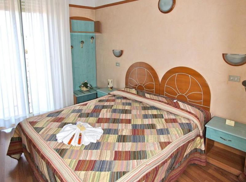 Quadruple Room image 2