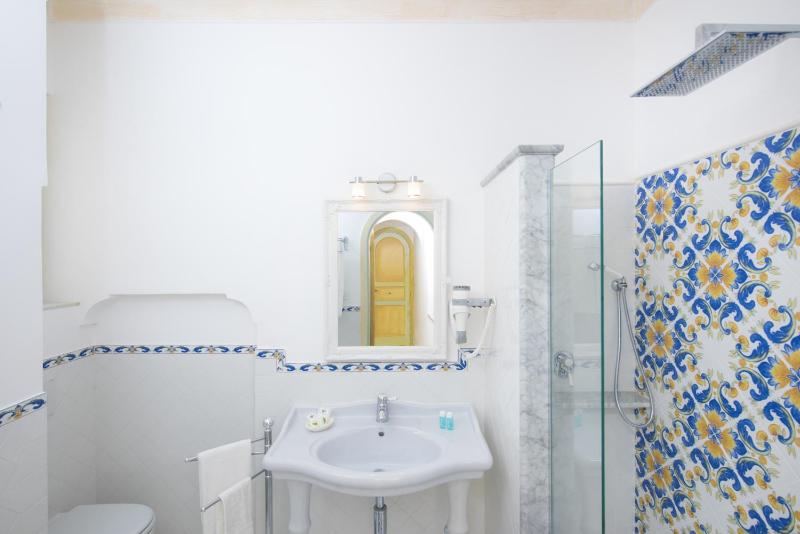 One-Bedroom Apartment image 3