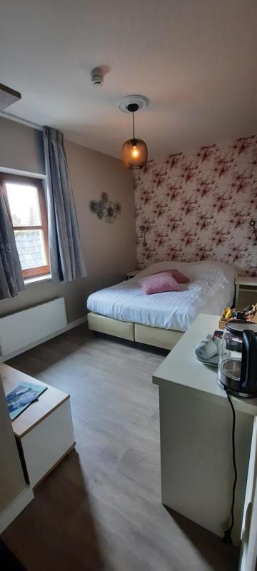 Standard Double Room image 1
