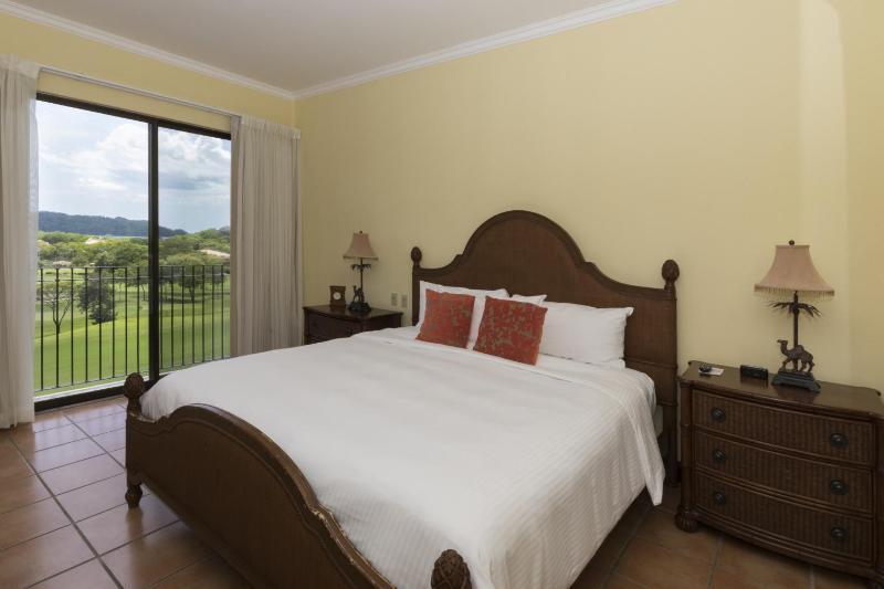 Luxury 3BR Condo with Partial Ocean View - Bougainvillea - Reserva Conchal - image 15