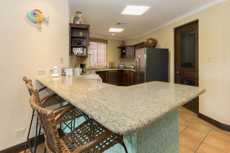 Luxury 3BR Condo with Partial Ocean View - Bougainvillea - Reserva Conchal - image 10