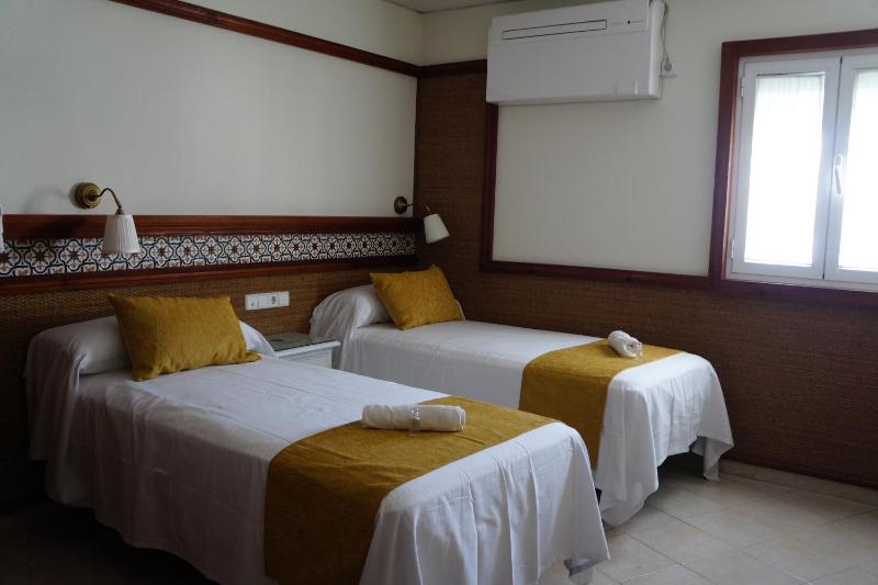 Exterior Twin Room  image 2