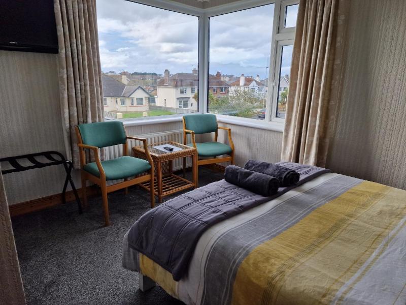 Double Room image 1