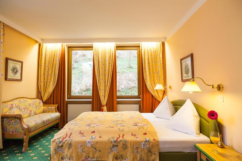 Two-Bedroom Suite with Balcony image 3