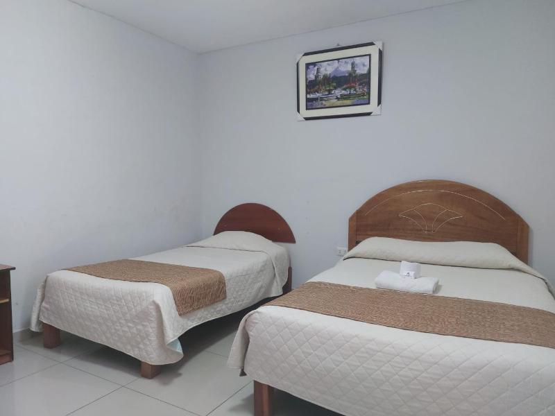 Budget Twin Room image 2