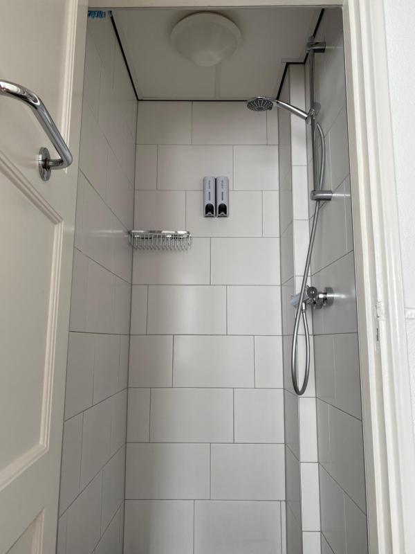Single Room with Shared Bathroom image 2