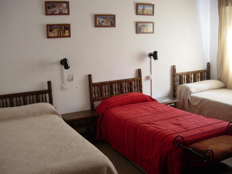 Quadruple Room with Private Bathroom image 4