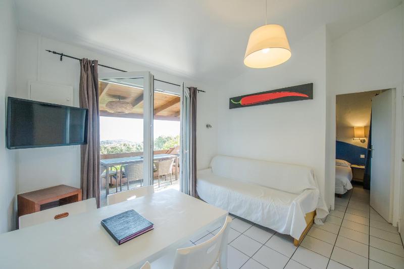 Villa Premium Junior - Sea View with Terrace image 4