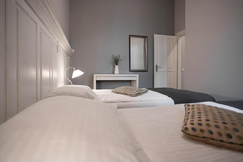One-Bedroom Apartment image 1