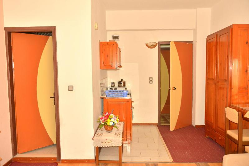 Quadruple Room image 2