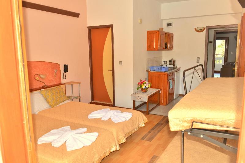 Quadruple Room image 3