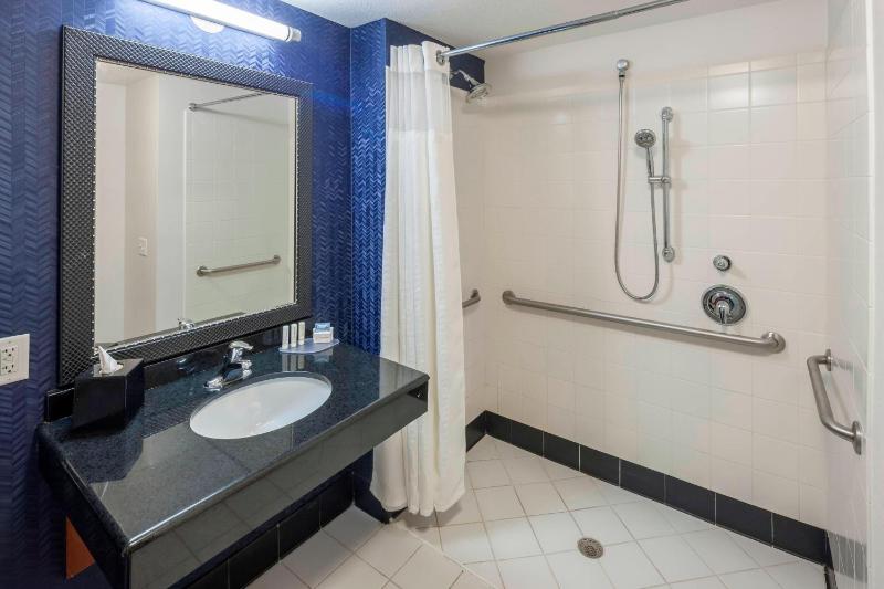 Double Room with Two Double Beds image 4