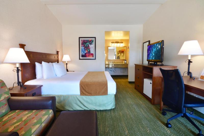 King Room - Non-Smoking image 4