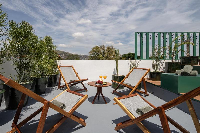 Rooftop Hot Tub! 3 levels 5Bedroom in Villa Noria - image 14