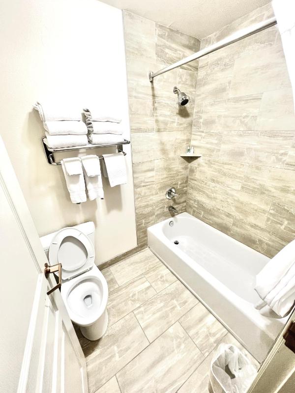 Triple Room image 3