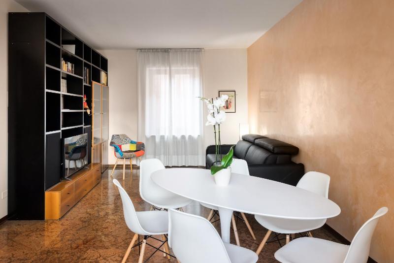 Flats4rent Luca - image 8