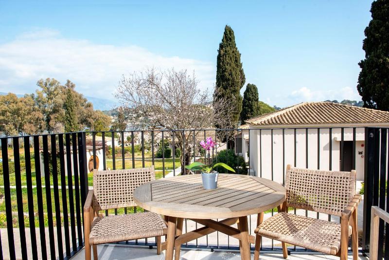 Family Bungalow Garden View image 3