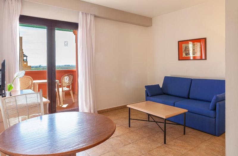 One-Bedroom Apartment image 4