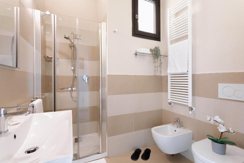 Studio Apartment image 3