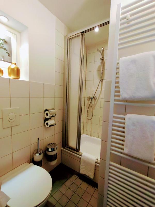 Economy Single Room image 3