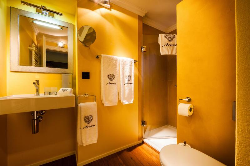 Double Room image 3