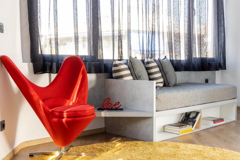 Acropolis Suite with Hot Tub image 2