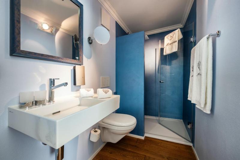 Superior Double Room image 3