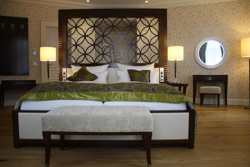 Deluxe Double Room image 3