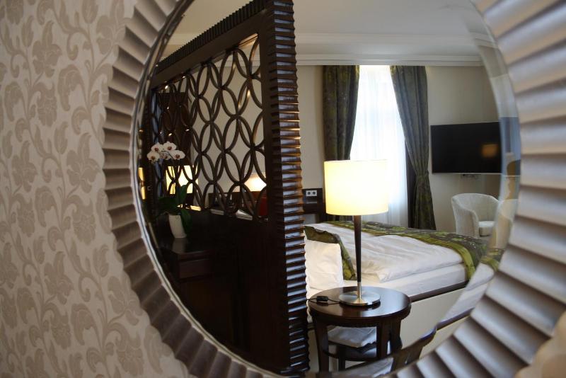 Deluxe Double Room image 2