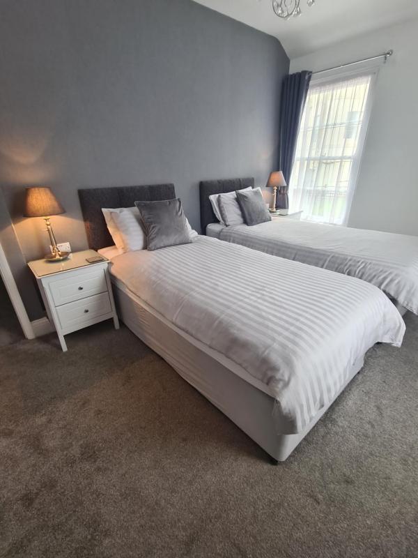 Meadowside Holiday Apartments - image 35