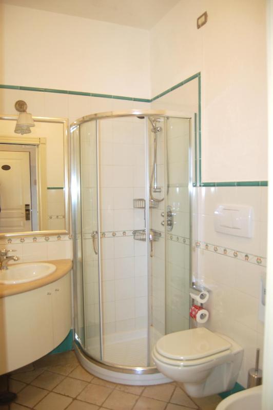 Single Room image 2