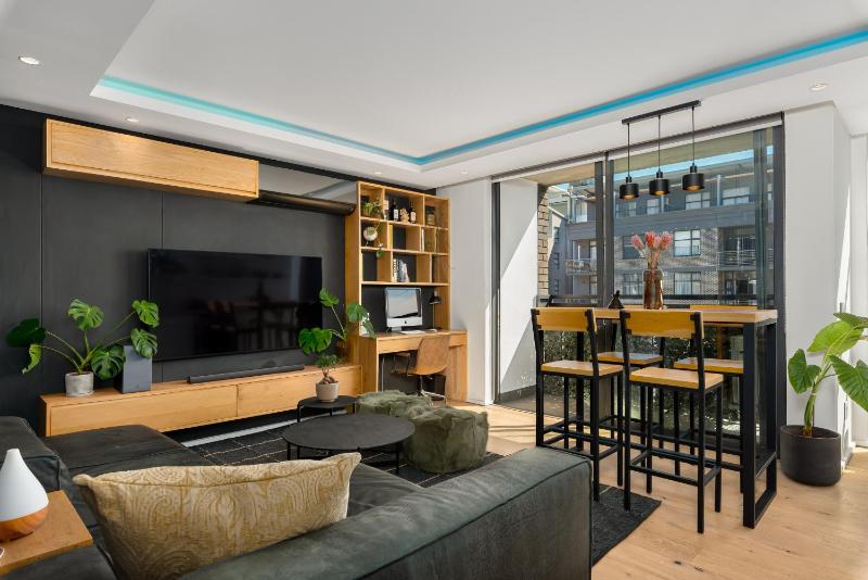 One-Bedroom Apartment image 3